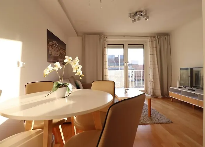 Apartmán Brilliant View Balcony Home, Modern, Stylish And Optional Parking