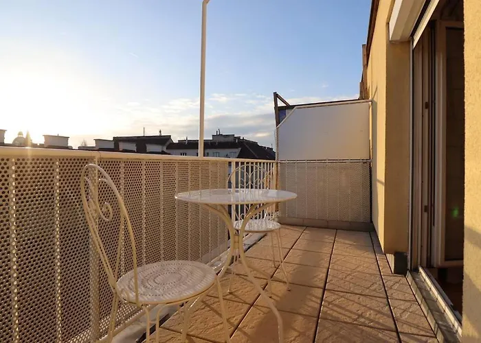 Apartmán Brilliant View Balcony Home, Modern, Stylish And Optional Parking